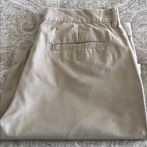 Like new Gap flat front shorts